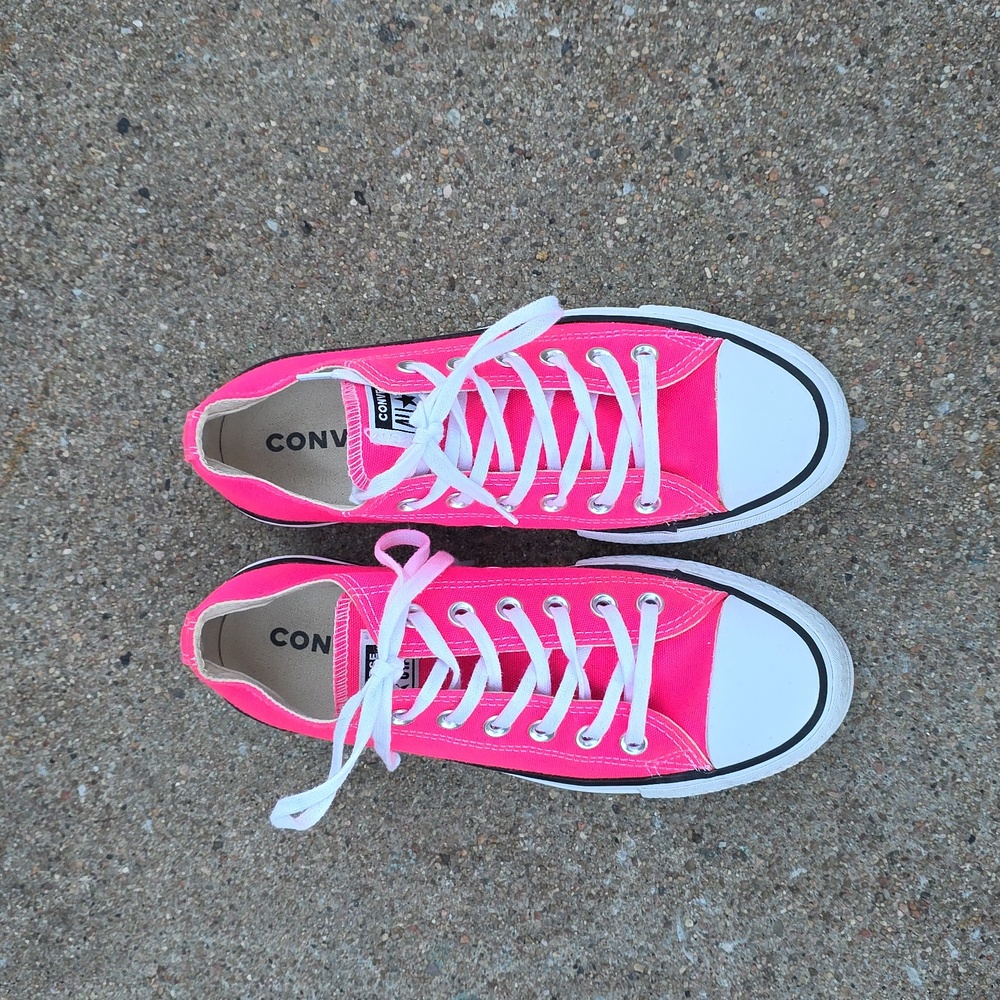 Converse Chuck Taylor All Star Low  Canvas Neon Pink Sneakers Size 7 - Picture 2 of 14